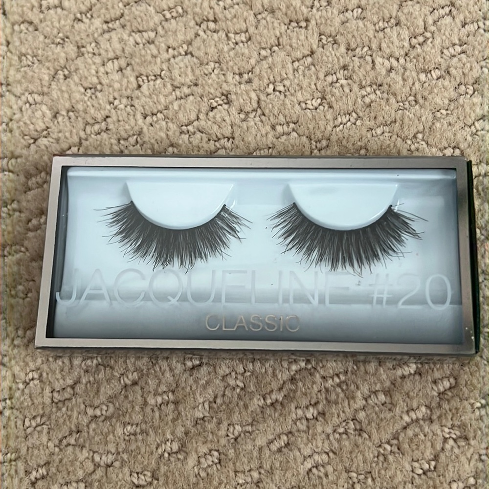 Huda Beauty Jacqueline Eyelashes